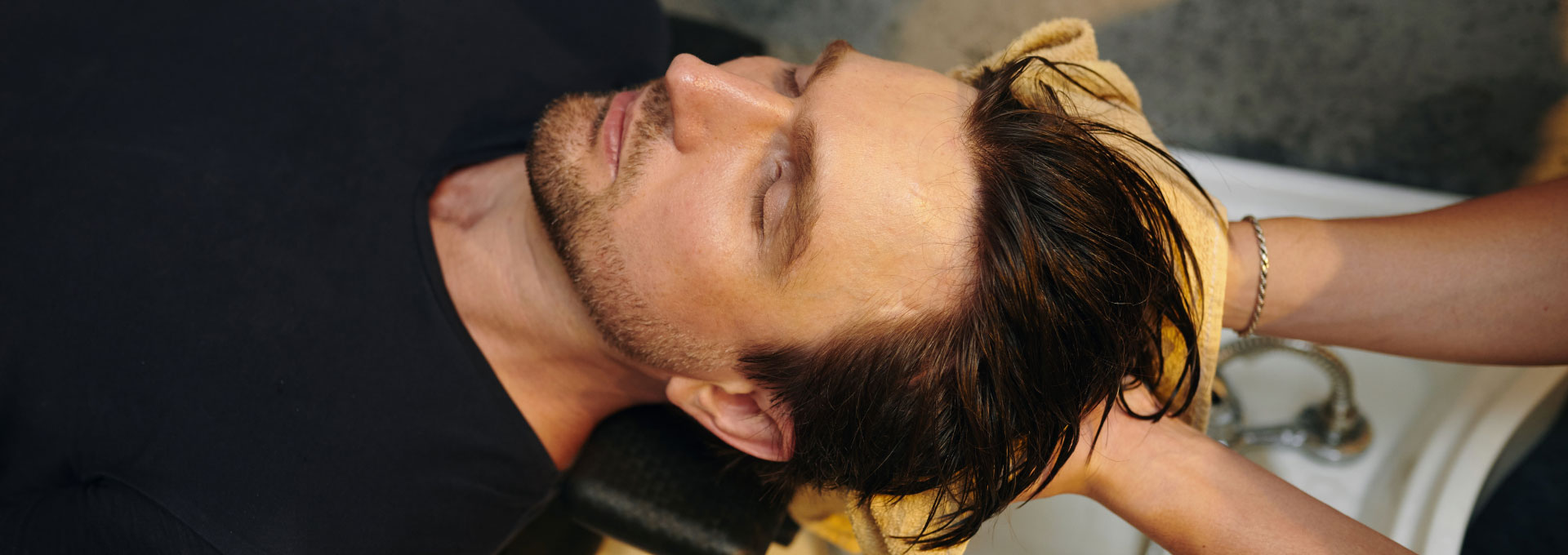 bac pour laver les cheveux